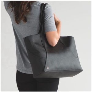 Lululemon All Day Tote Mini!!